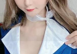 51酱带你进入全套修女写真，追寻那一丝“圣洁”的模糊影像。