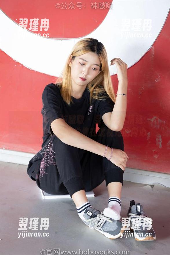 BoBoSocks袜啵啵 - 果果黑丝精选:这种透明款,感觉像在透视她的内心-翌瑾冉 BoBoSocks袜啵啵 - 果果黑丝精选:这种透明款,感觉像在透视她的内心-翌瑾冉