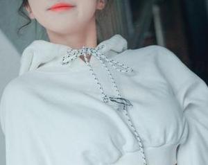HaNari(하나리)在照片里做的每个pose，都在暗示我该尝试个新的cos风格！