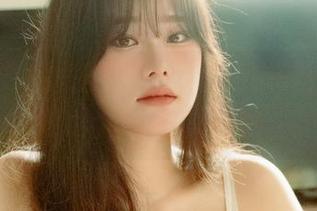 在这组福利图里，Sira(시라)简直就是我的精神维他命，快来吸收营养！