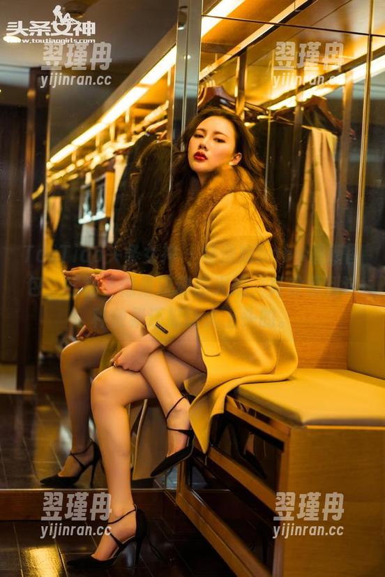 TouTiao头条女神 - 杨漫妮baby最新图包,红裙子像是流动的火焰,真没想到这种效果还挺让人上头的。-翌瑾冉 TouTiao头条女神 - 杨漫妮baby最新图包,红裙子像是流动的火焰,真没想到这种效果还挺让人上头的。-翌瑾冉
