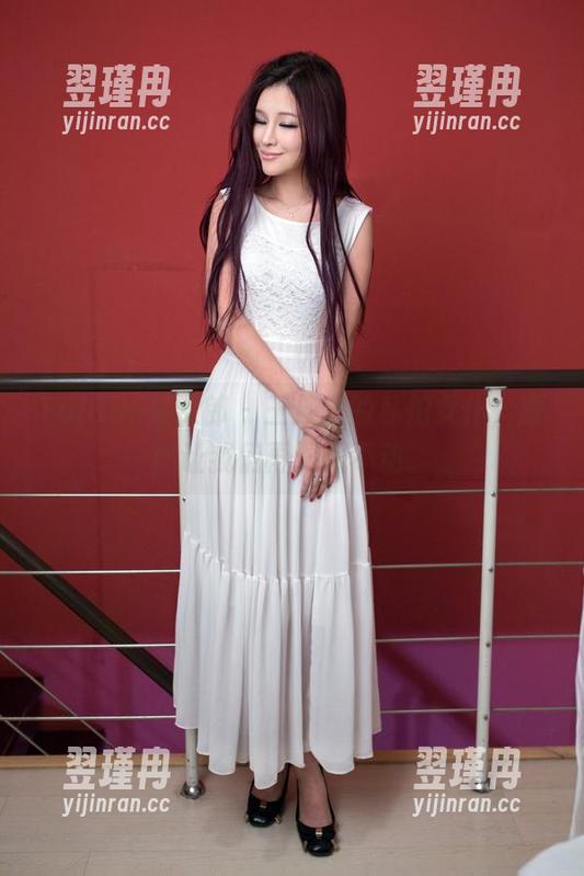 TuiGirl推女郎 - 王依萌的私拍女仆,原图让我们再深藏不动。-翌瑾冉 TuiGirl推女郎 - 王依萌的私拍女仆,原图让我们再深藏不动。-翌瑾冉