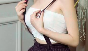 UGirls尤果网 - 这张陈雅漫的白色图片，下载下来，你家小猫见了不会有啥反应，但可以装扮下环境哦！