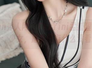 Xiuren秀人网 - FoxYini孟狐狸的最新写真集：少女，居然还有什么没看过的？