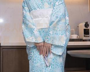 Xiuren秀人网 - 周于希sandy泳池内衣写真，壁纸能不能换个角度？
