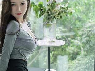 Xiuren秀人网 - 图包特辑：夏馨瑶的私拍就像轻柔的耳语