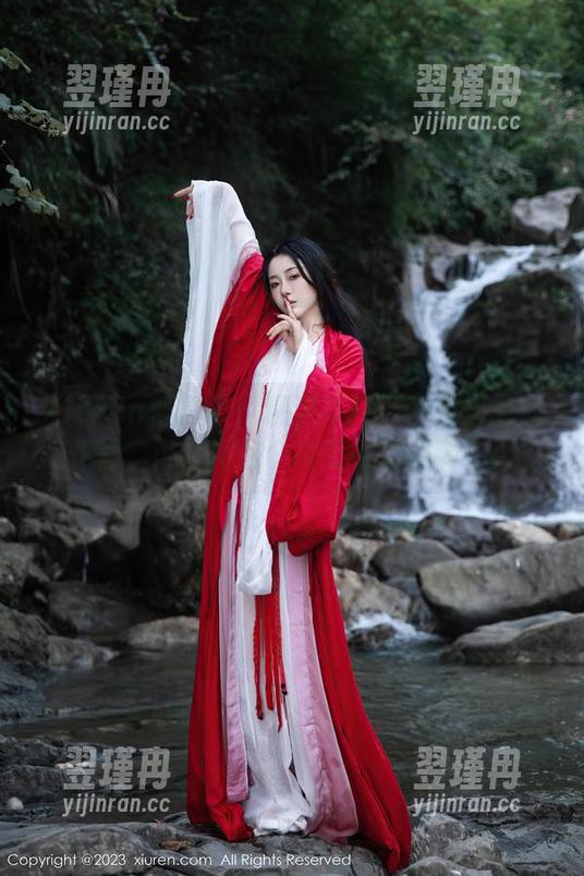 Xiuren秀人网 - 精选写真:李雅柔的女仆装,谁会用这个来吸引顾客啊?!-翌瑾冉 Xiuren秀人网 - 精选写真:李雅柔的女仆装,谁会用这个来吸引顾客啊?!-翌瑾冉