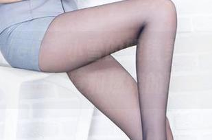 beautyleg - 小雪的眼镜美图合集，零下的温度和燃烧的眼神