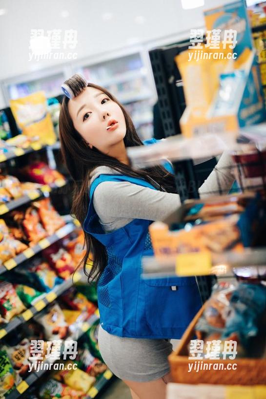 yeeun孙乐乐的写真:每一块BLUECAKE都是一扇窗-翌瑾冉 yeeun孙乐乐的写真:每一块BLUECAKE都是一扇窗-翌瑾冉