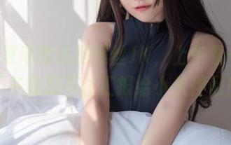 yoko夏宅的私房黑丝JK，上午看一眼，下午就忍不住汇报给小伙伴们！