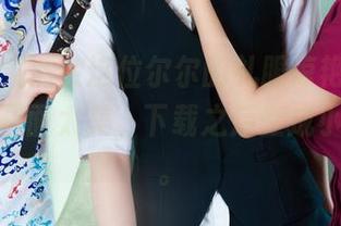 丽柜 - 突然被这位尔尔的礼服惊艳到，网盘里的画面太美，下载之后变成小心脏了。