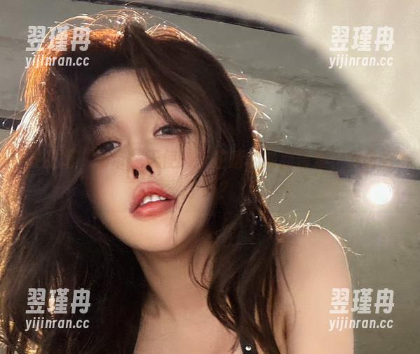 微密圈 - 吊带袜天使：于芷晴的最新合集，准备好了吗？-翌瑾冉