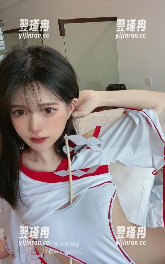 倦倦喵和她的红裙美图，下载有点心虚，不知道会怎样……-翌瑾冉