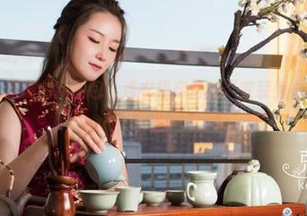 克拉女神 - 珊珊的新图包：连衣裙穿搭的“变装秀”你准备好了吗？