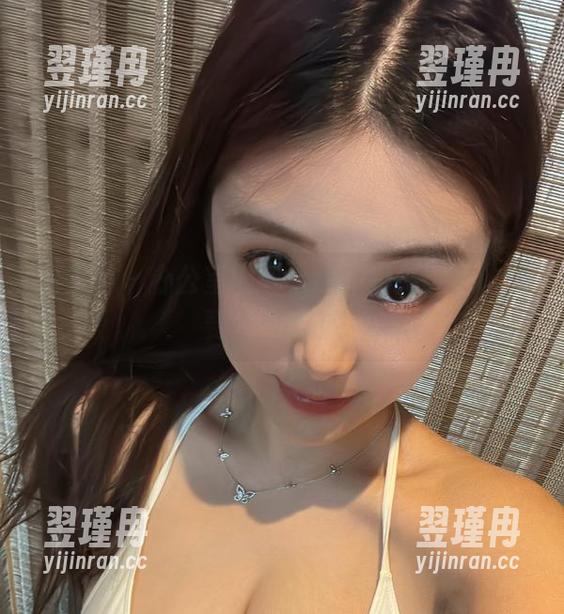 微密圈 - 办公室图包上线，奶雯说工作也要有点态度！-翌瑾冉