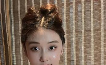 微密圈 - 标准美图榜样，奶雯私拍花嫁风：丑萌到让人放不下眼神！