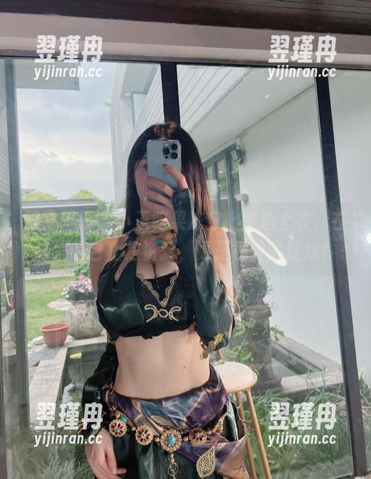 微密圈 - 当小玉吃果冻穿上紫色上衣，在线发的岂止是资源，更是视觉的狂欢！-翌瑾冉