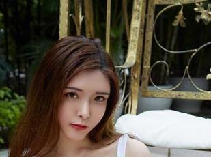 尤物馆 - 孟狐狸FoxYini海滩写真：她的美图能把沙子都晒黑