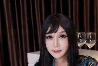 尤物馆 - 翻看潘琳琳ber的黑丝作品，心里面忽然冒出了小鹿…