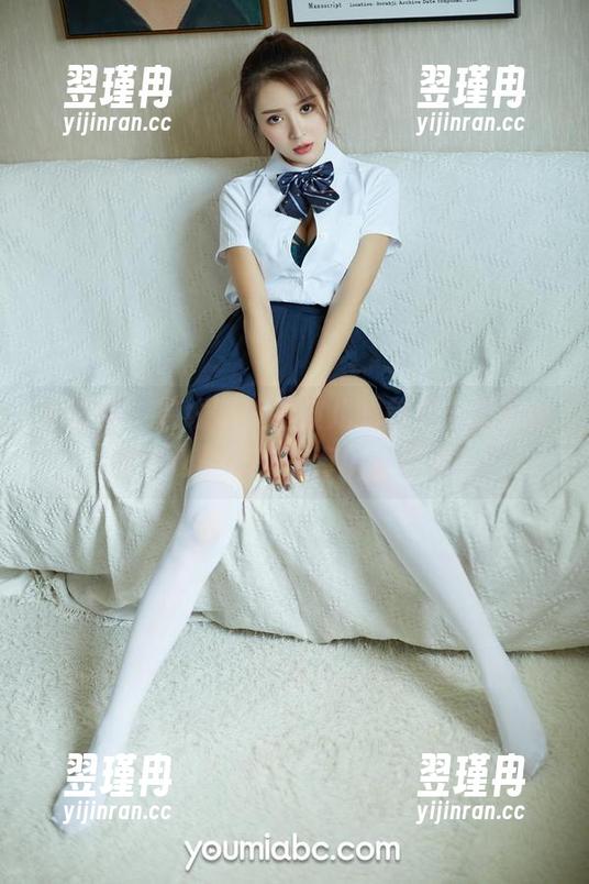 尤蜜荟 - 在线瞅瞅周波儿的美足，怎么给我的心里带来一点小火花呢？-翌瑾冉