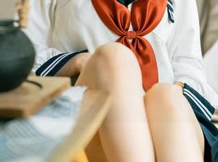 照片中妹妹的表情，幼水铃衣好像在说“看我多可爱”，哈哈！