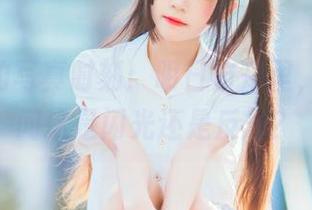 桜桃喵的写真时刻：明日方舟里，我只想问这是闪光还是反光？
