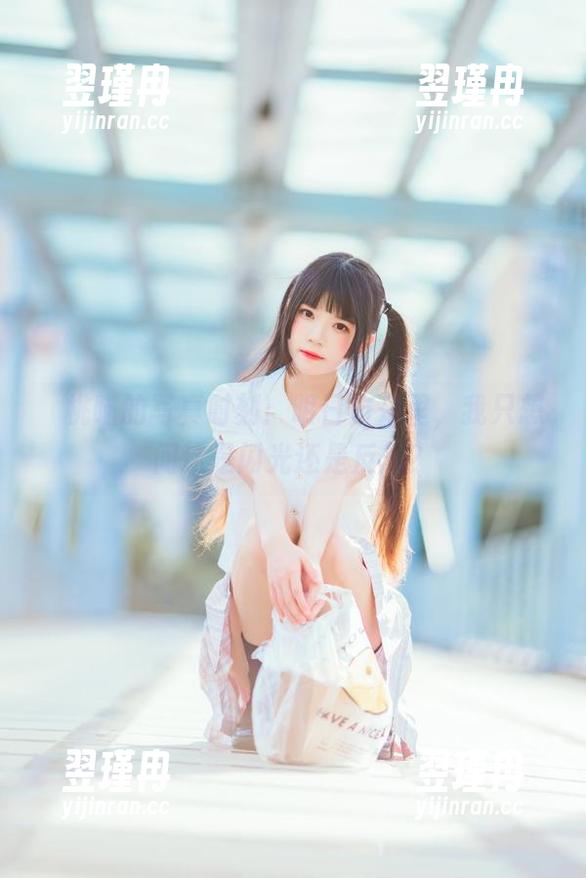 桜桃喵的写真时刻:明日方舟里,我只想问这是闪光还是反光?-翌瑾冉 桜桃喵的写真时刻:明日方舟里,我只想问这是闪光还是反光?-翌瑾冉