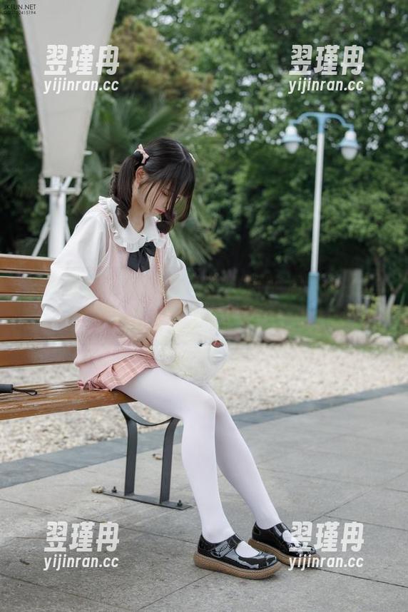 森萝财团 - 短裤图包:小樱的清新风暴,没人看见的角落里-翌瑾冉 森萝财团 - 短裤图包:小樱的清新风暴,没人看见的角落里-翌瑾冉
