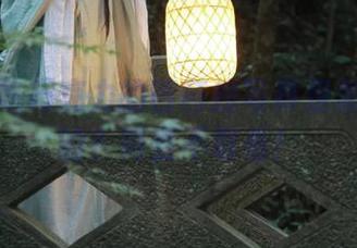白莉爱吃巧克力的芭芭拉写真是怎样撩人的？简直不敢看！