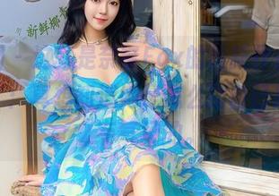 秀人网 - 这就是奈奈Fox的最新作品，“御姐”：真想知道她是怎么把自己拍得这么有气场的。