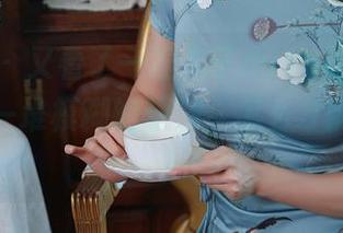 秀人网 - 又看了一遍木子nana的镂空，收获了一堆模糊的想法，怎么才能解读呢？
