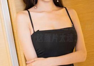 语画界 - 是万圣节的主题还是允儿Claire的特色？这照片太迷了！