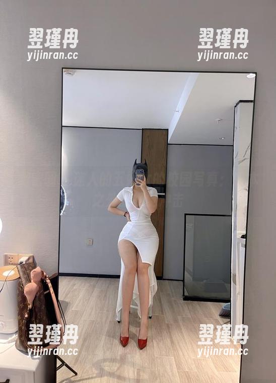 微密圈 - 迷人的五姨太的校园写真:课本之外的视觉冲击-翌瑾冉 微密圈 - 迷人的五姨太的校园写真:课本之外的视觉冲击-翌瑾冉
