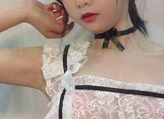 看！青水百合子的短裙在高清图库里就是一幅画。