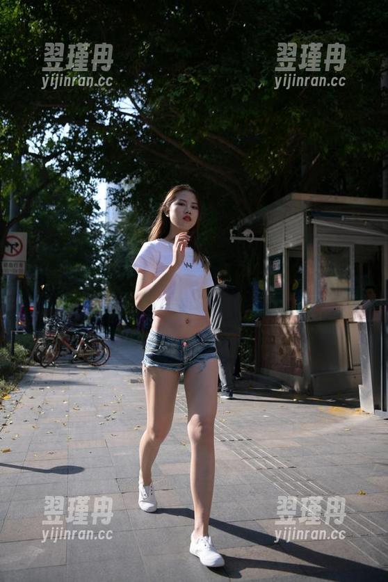 魔镜街拍 - 谁说工作不能辣?最新图库带你领略婷婷黑丝的日常办公室大戏!-翌瑾冉 魔镜街拍 - 谁说工作不能辣?最新图库带你领略婷婷黑丝的日常办公室大戏!-翌瑾冉